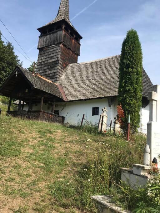 Вилла Casa- Viata La Tara Bucuresci Экстерьер фото