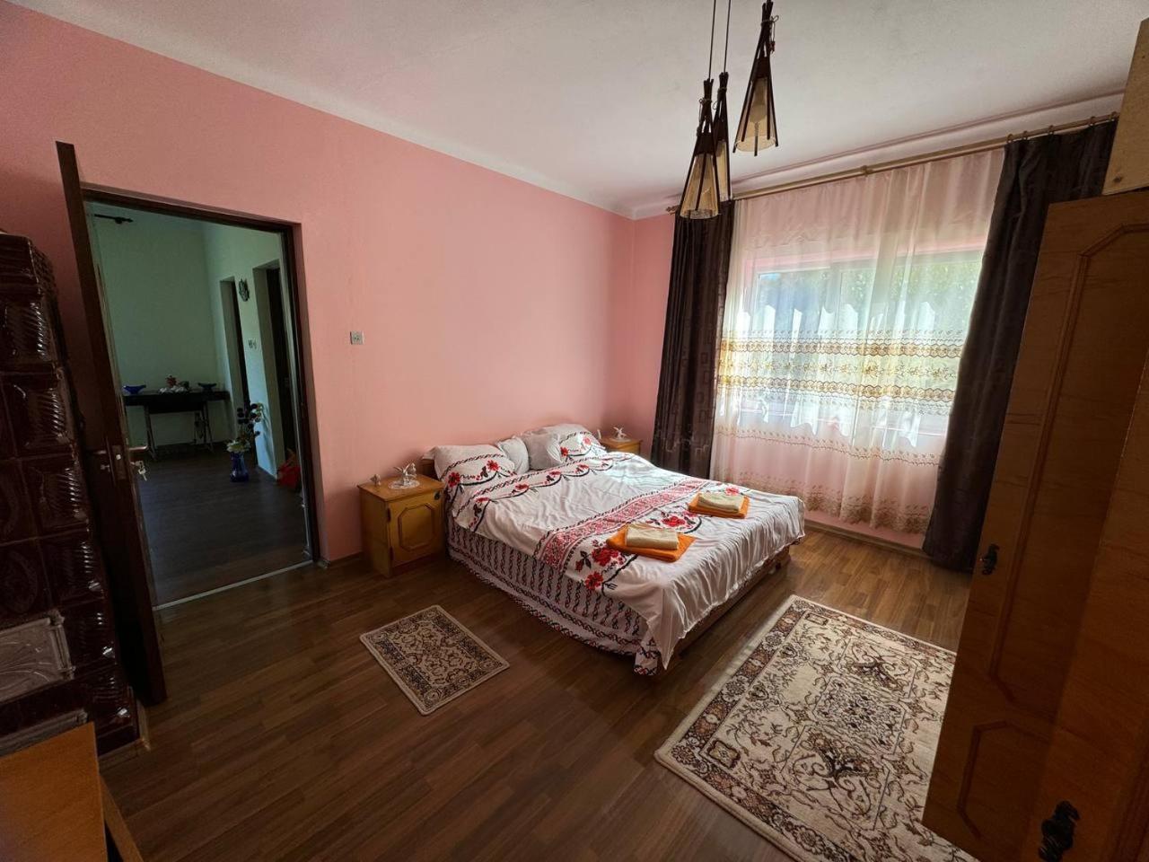 Вилла Casa- Viata La Tara Bucuresci Экстерьер фото