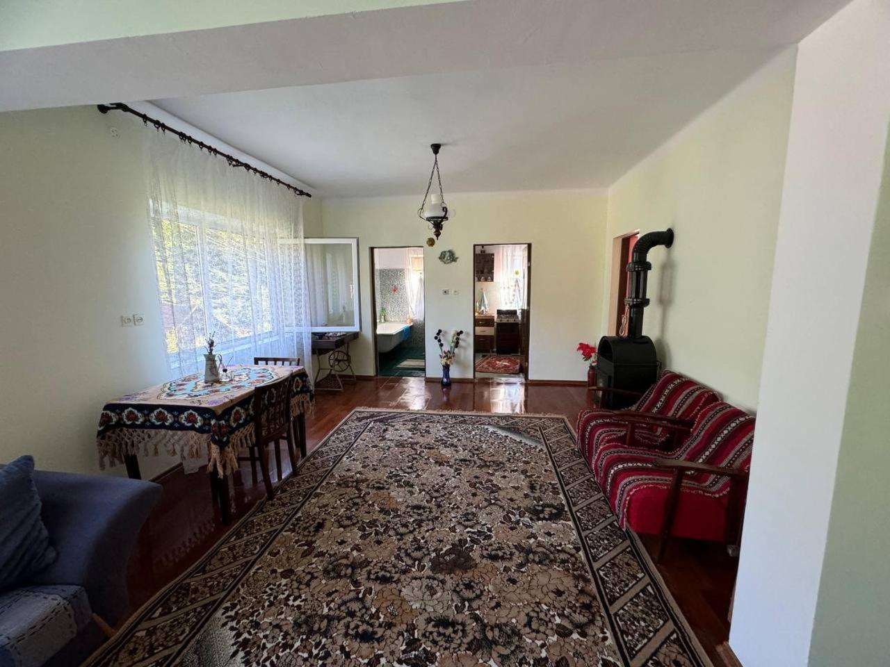 Вилла Casa- Viata La Tara Bucuresci Экстерьер фото